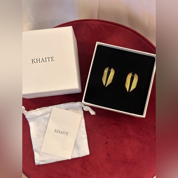 NEW NWT KHAITE Zucchini Earrings in Antique Gold FWRD - Picture 6 of 7